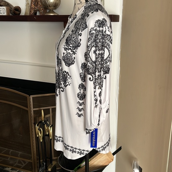 Top - Picture 2 of 4